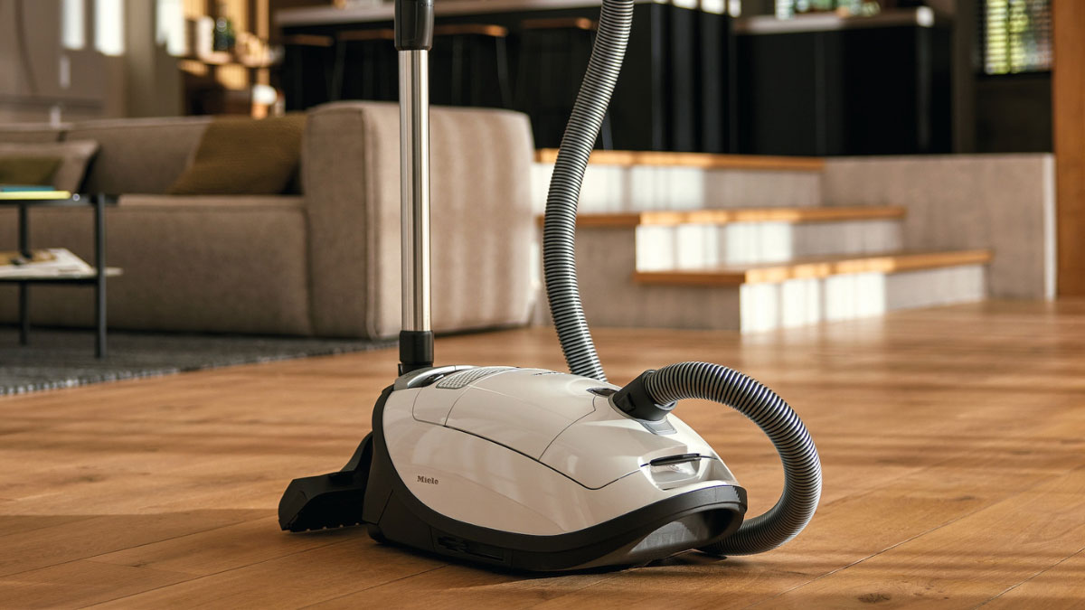 Miele Vacuum Cleaner Troubleshooting: Easy Fixes & Tips